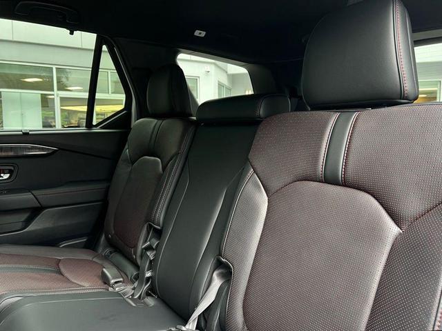Photo of 2025 Platinum White Pearl Honda Pilot