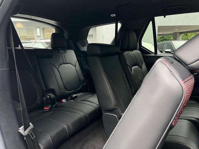 Photo of 2025 Platinum White Pearl Honda Pilot