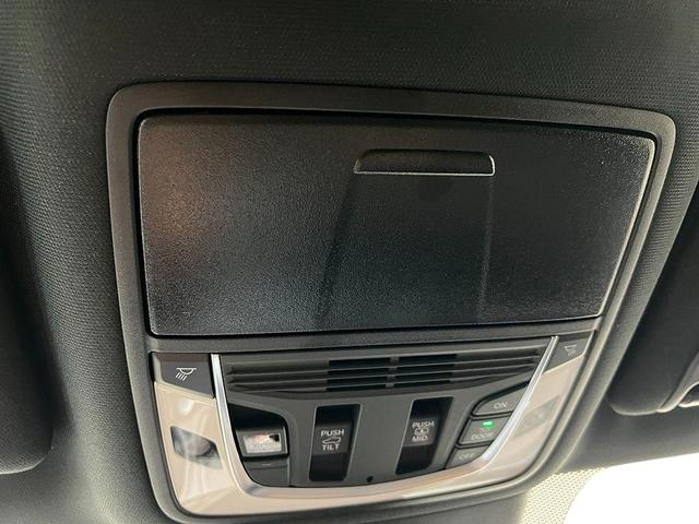 Photo of 2026 Solar Silver Metallic Acura MDX