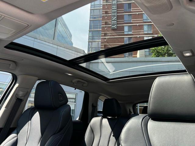 Photo of 2025 Liquid Carbon Metallic Acura MDX