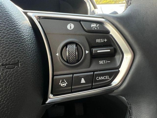 Photo of 2025 Liquid Carbon Metallic Acura MDX