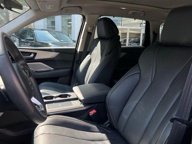 Photo of 2025 Liquid Carbon Metallic Acura MDX