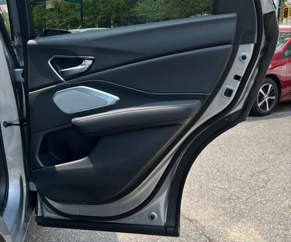 Photo of 2025 Solar Silver Metallic Acura RDX
