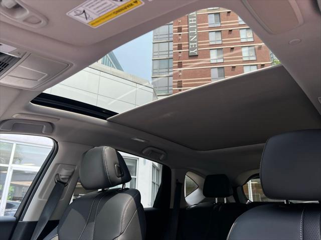 Photo of 2025 Solar Silver Metallic Acura RDX