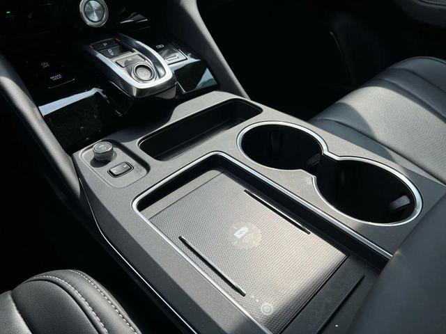 Photo of 2025 Lunar Silver Metallic Acura MDX
