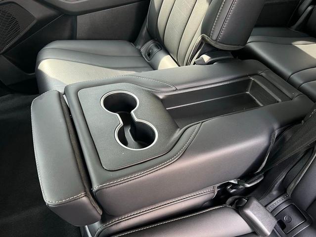 Photo of 2025 Lunar Silver Metallic Acura MDX