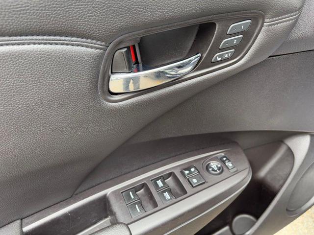 Photo of 2016 Crystal Black Pearl Acura RDX