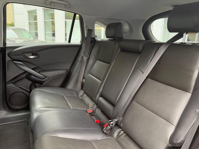 Photo of 2016 Crystal Black Pearl Acura RDX