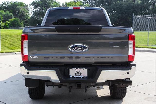 Photo of 2017 MAGNETIC Ford F-250