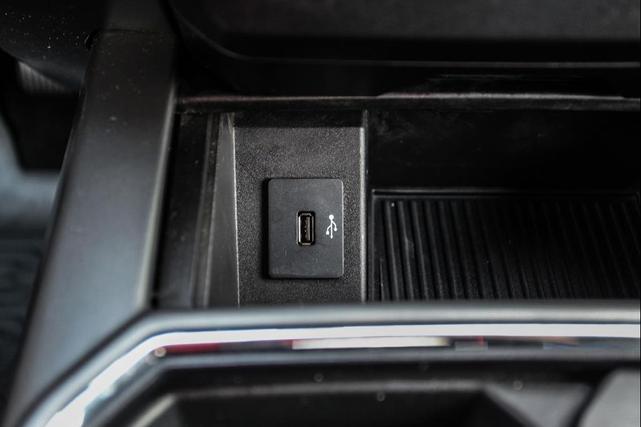 Photo of 2017 MAGNETIC Ford F-250