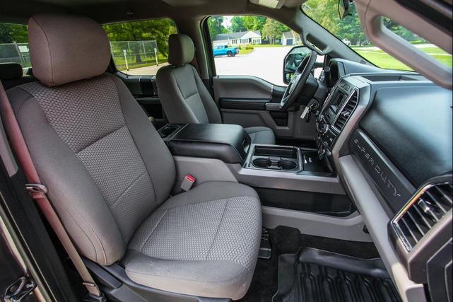 Photo of 2017 MAGNETIC Ford F-250
