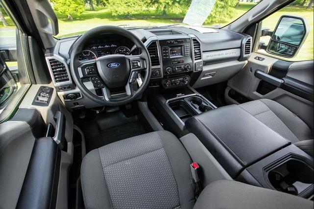 Photo of 2017 MAGNETIC Ford F-250