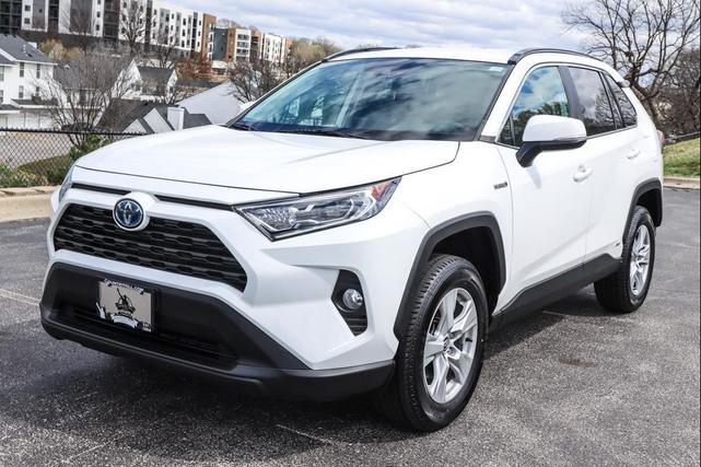 Photo of 2020 Super White Toyota RAV4 Hybrid