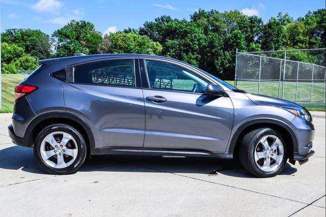 Photo of 2018 Modern Steel Metallic Honda HR-V