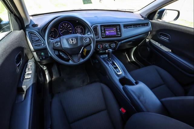 Photo of 2018 Modern Steel Metallic Honda HR-V