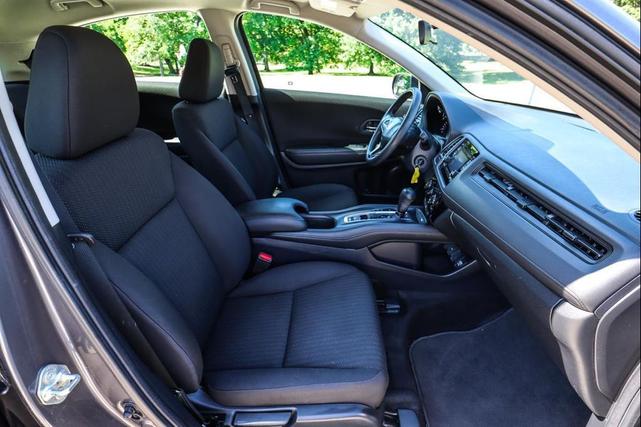 Photo of 2018 Modern Steel Metallic Honda HR-V