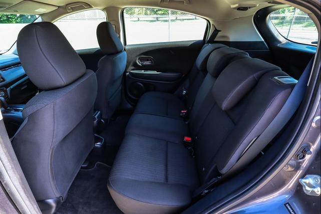 Photo of 2018 Modern Steel Metallic Honda HR-V