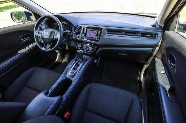 Photo of 2018 Modern Steel Metallic Honda HR-V