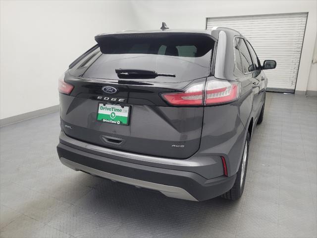 Photo of 2022 Carbonized Gray Metallic Ford Edge