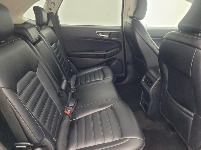 Photo of 2022 Carbonized Gray Metallic Ford Edge