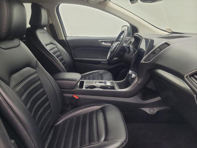 Photo of 2022 Carbonized Gray Metallic Ford Edge