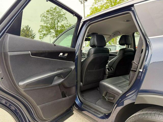 Photo of 2016 Blue Kia Sorento