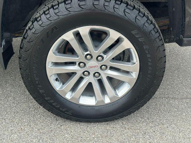Photo of 2015 Onyx Black GMC Canyon
