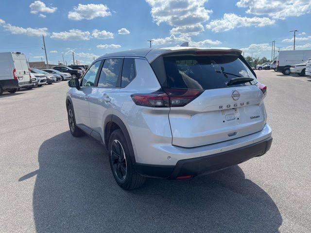 Photo of 2024 Brilliant Silver Metallic Nissan Rogue
