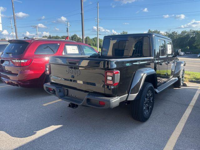 Photo of 2025 Black Clearcoat Jeep Gladiator