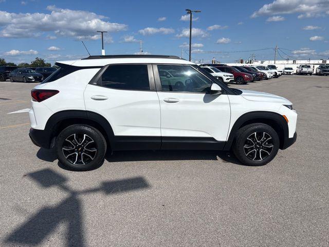 Photo of 2022 Summit White Chevrolet Trailblazer