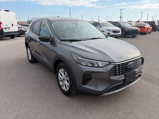 Photo of 2024 Gray Metallic Ford Escape