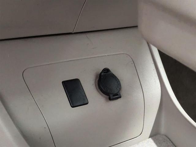 Photo of 2011 Black Toyota Prius