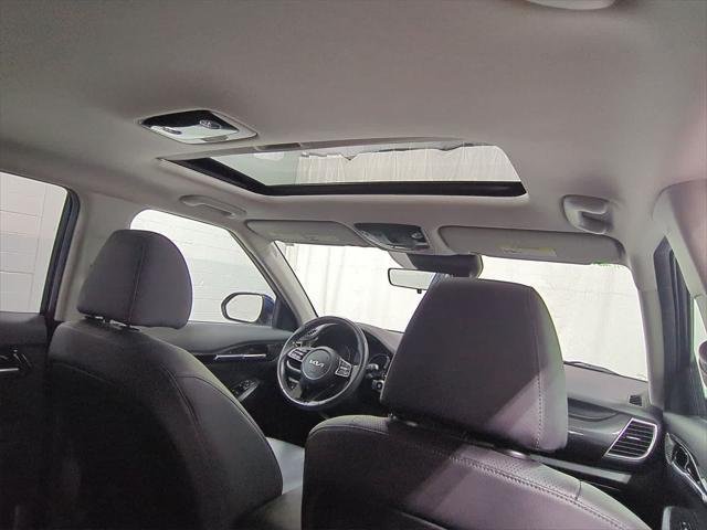 Photo of 2022 Dark Ocean Blue Kia Seltos