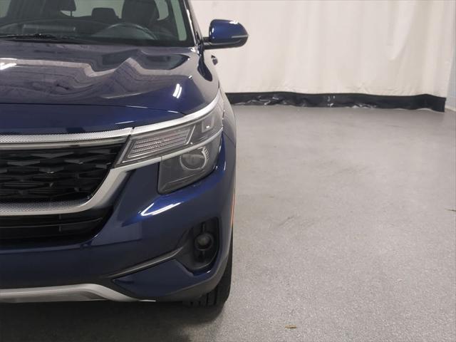Photo of 2022 Dark Ocean Blue Kia Seltos