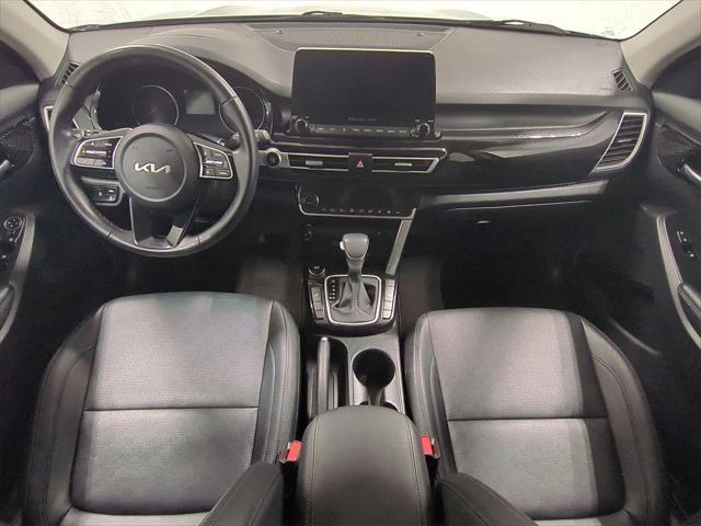 Photo of 2022 Dark Ocean Blue Kia Seltos