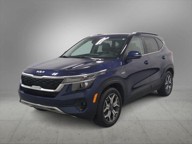 Photo of 2022 Dark Ocean Blue Kia Seltos