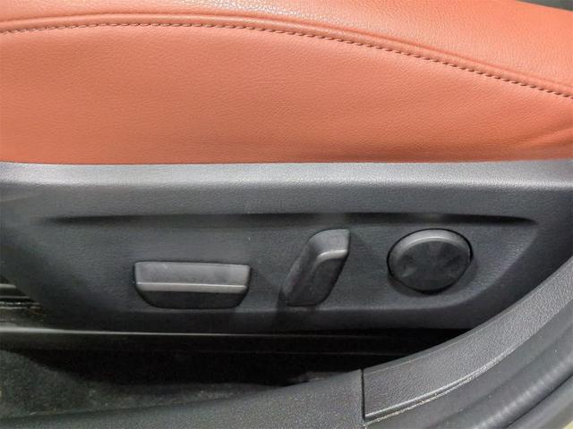 Photo of 2024 Zircon Sand Metallic Mazda Mazda3