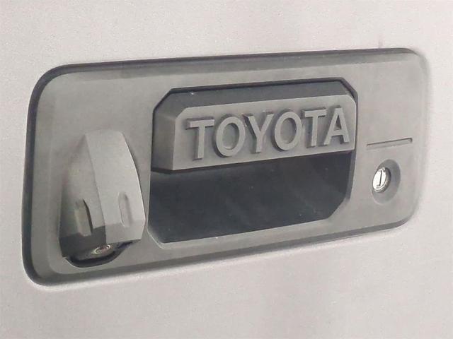 Photo of 2015 Magnetic Gray Metallic Toyota Tundra