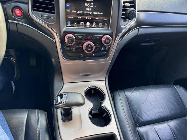 Photo of 2015 Burgundy Jeep Grand Cherokee