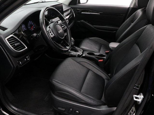 Photo of 2022 Cherry Black Kia Seltos