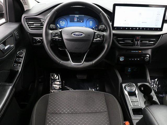 Photo of 2023 Carbonized Gray Metallic Ford Escape