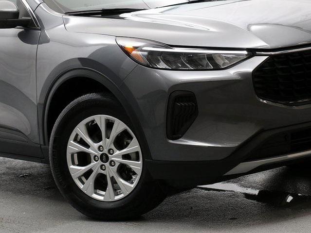 Photo of 2023 Carbonized Gray Metallic Ford Escape
