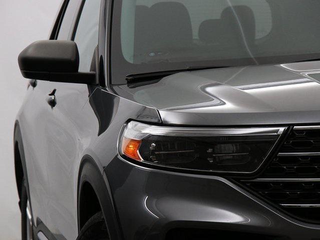 Photo of 2022 Carbonized Gray Metallic Ford Explorer