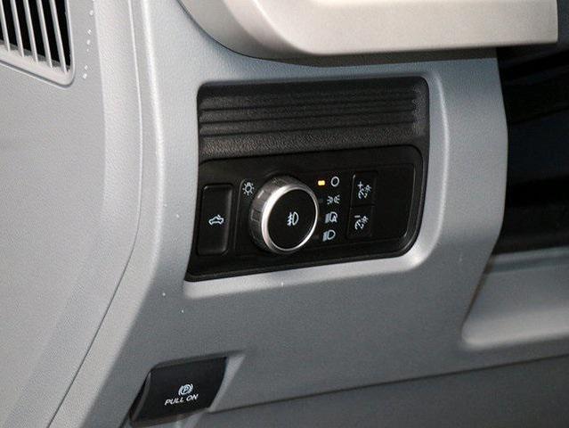 Photo of 2025 Oxford White Ford F-350