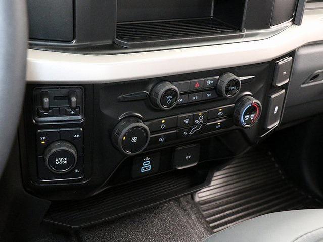 Photo of 2025 Oxford White Ford F-350
