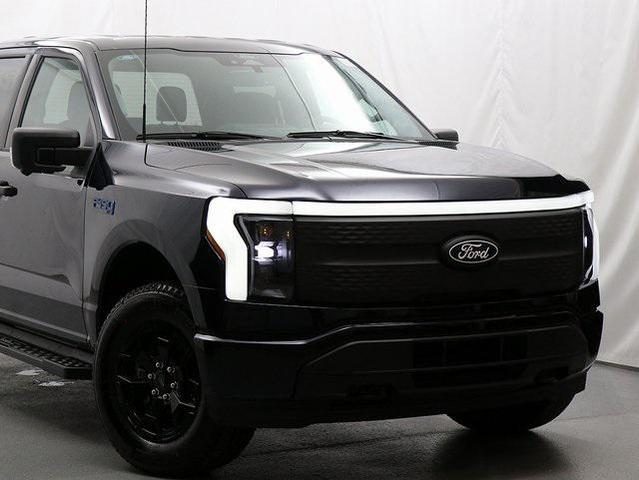 Photo of 2025 Blue Ford F-150 Lightning
