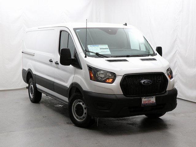 Photo of 2025 Oxford White Ford Transit-250