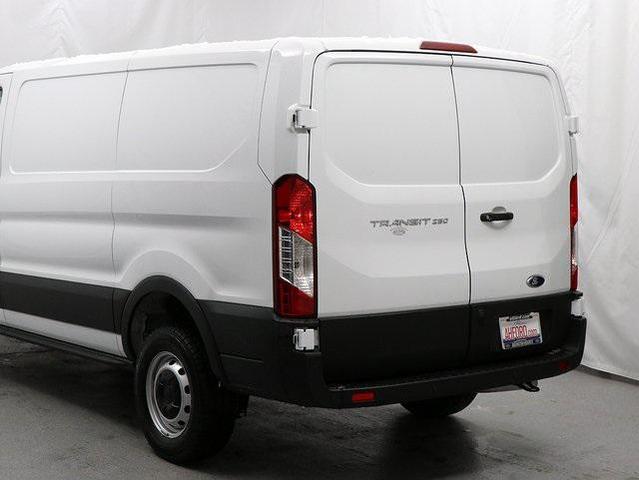 Photo of 2025 Oxford White Ford Transit-250