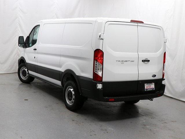 Photo of 2025 Oxford White Ford Transit-250