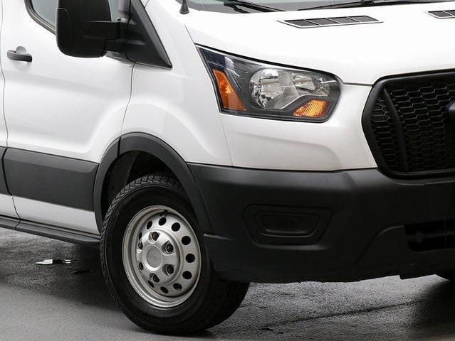 Photo of 2022 Oxford White Ford Transit-250